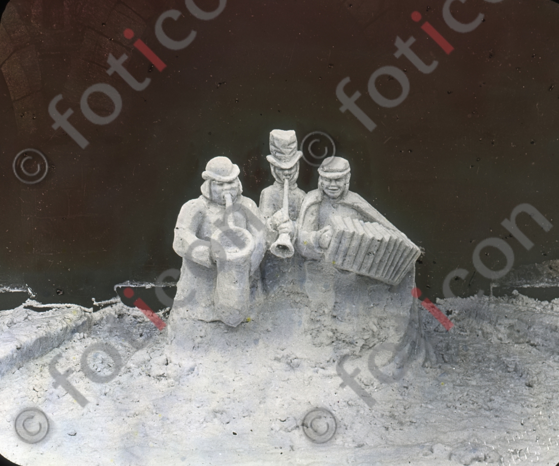 Musikanten als Schneefiguren I Musicians as snow figures - Foto foticon-simon-168-033.jpg | foticon.de - Bilddatenbank für Motive aus Geschichte und Kultur
